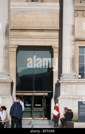 Die National Gallery, Sir Paul Getty Eingang, Trafalgar Square, London Stockfoto