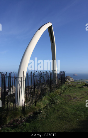 Replica wal Kieferknochen am Gipfel des North Berwick Gesetz East Lothian Schottland Oktober 2009 Stockfoto