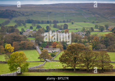 Herbstfärbung von Arncliffe in Littondale der Yorkshire Dales National Park Stockfoto