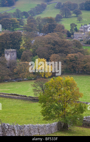 Herbstfärbung von Arncliffe in Littondale der Yorkshire Dales National Park Stockfoto