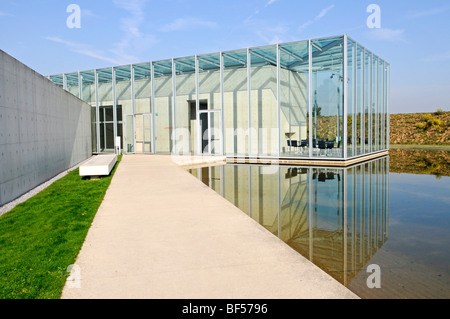 Glas, Bau, moderne Architektur, Teich, ehemalige Raketenbasis, Kunstmuseum, Langen Foundation, Architekt Tadao Ando, Hombr Stockfoto