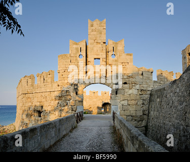 St Paul's Gate oder Agios Pavlos Gate, Rhodos Stadt, Rhodos, Griechenland, Europa Stockfoto