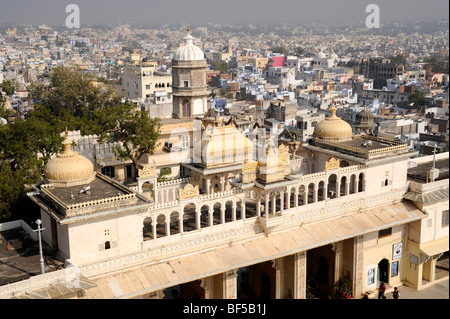 Blick vom Stadtschloss auf die Stadt, Udaipur, Rajasthan, Nordindien, Indien, Südasien, Asien Stockfoto