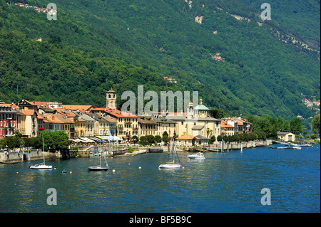 Stadtbild mit Lago Maggiore See, Cannobio, Piemont, Italien, Europa Stockfoto
