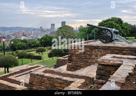 Blick von den Gärten von den Union Buildings in Richtung Innenstadt von Pretoria, Südafrika, Afrika Stockfoto