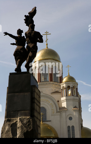 Denkmal der Komsomol Ural, Kirche auf dem Blut, Jekaterinburg, Russland Stockfoto