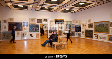 Besucher dieser Seite von Kunst im Winter Festival, Kjarvalsstadir Museum, Reykjavik, Island Stockfoto