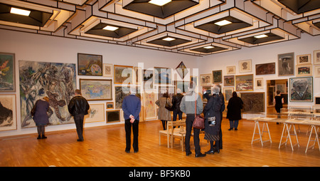 Besucher dieser Seite von Kunst im Winter Festival, Kjarvalsstadir Museum, Reykjavik, Island Stockfoto