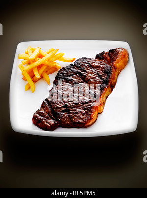Steak und Pommes Frites. Stockfoto