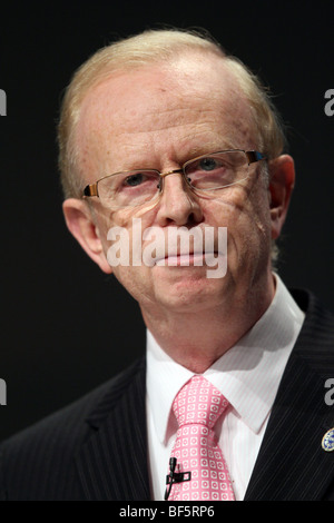 SIR REG EMPEY Führer der ULSTER UNIONIST 8. Oktober 2009 MANCHESTER Stadtzentrum von MANCHESTER ENGLAND Stockfoto