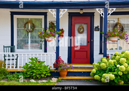 Typisches Haus im Dorf St Antoine Sur Richelieu, aufgeführt im Repertorium der schönsten Dörfer von Quebec Stockfoto