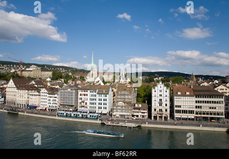 Blick vom Limmat River, Lindenhof Sicht auf Limmat Quai, Zürich, Schweiz Stockfoto