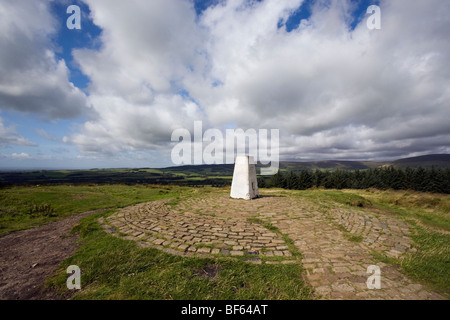 Trigonometrischen Punkt im Beacon fiel Country Park in Lancashire Stockfoto