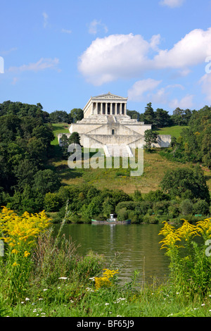 Deutschland, Walhalla Bei Donaustauf, Deutschland WALHALLA bei REGENSBURG flussabwärts in Donaustauf Fluss Donau Hall Of Fame Stockfoto