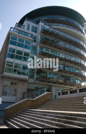 Neue Wohnblocks auf Wapping High Street London E1 UK Stockfoto