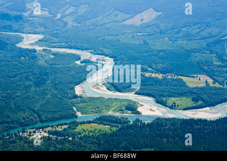 Zusammenfluss von der Sauk River und Skagit River im Norden Cascade Mountains of Washington, USA. Stockfoto