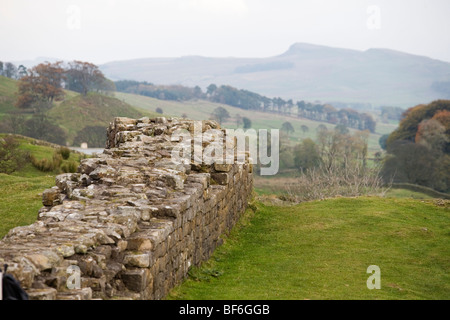 Hadrian Wand Northumberland England uk. Das Ende des römischen Reiches 117 Kilometer lang. Wand-Stadt Craggs. Coast to Coast Stockfoto