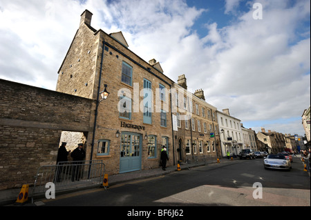 Polizei Wache vor der Eröffnung von The Highgrove Shop in Tetbury Gloucestershire 17. März 2008 Stockfoto