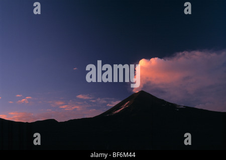 Vulkan Llaima, Conguillio Nationalpark, Chile, Stockfoto