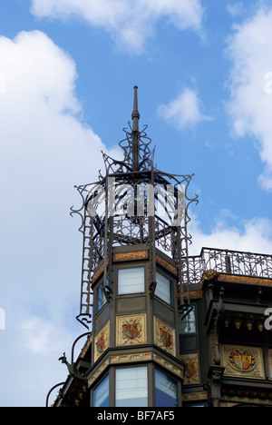 An der alten Englands Gebäude in Brüssel Pinnacle Stockfoto