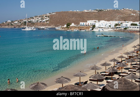 Platis Gialos (Platys Gialos) Strand auf der Insel Mykonos, Griechenland Stockfoto