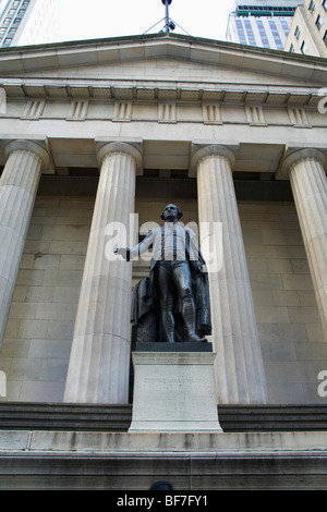 George Washington-Statue vor der Federal Building, New York Stockfoto