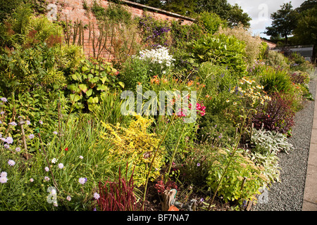Holehird Gärten, Heimat der Lakeland Horticultural Society, sind 10 Hektar Hügel Seite Gärten in Windermere, Lake District Stockfoto