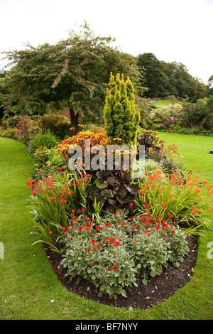 Holehird Gärten, Heimat der Lakeland Horticultural Society, sind 10 Hektar Hügel Seite Gärten in Windermere, Lake District Stockfoto