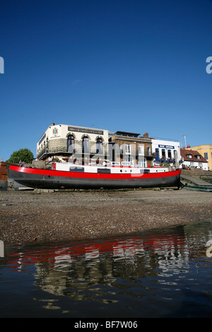 Rutland Arme und blauen Anker Pubs am Ufer der Themse in Lower Mall, Hammersmith, London, UK Stockfoto