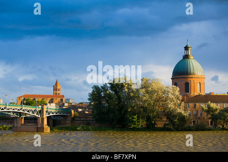 Toulouse (31): Kuppel des Krankenhauses "La Grave" Stockfoto