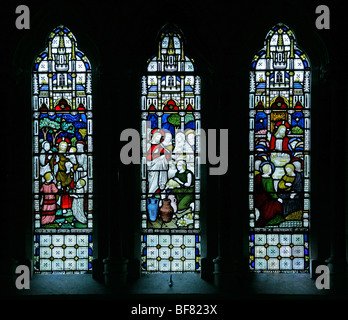 Ein Buntglasfenster mit Szenen aus dem neuen Testament, Church of St Mary, South Tidworth, Wiltshire Stockfoto