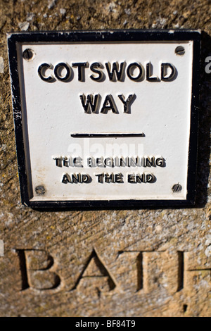 Cotswold Way Zeichen am Anfang und am Ende der Cotswold Weg in Chipping Campden, Gloucestershire, UK Stockfoto