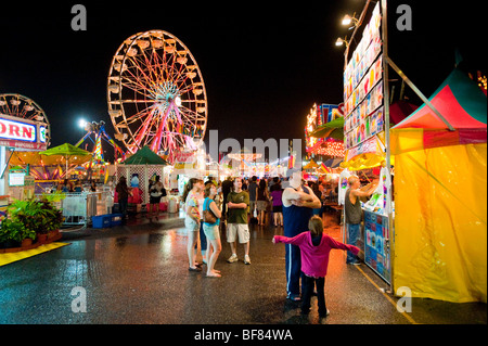State fair Karneval auf halbem Weg in der Nacht Stockfoto