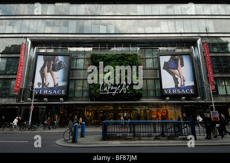 Berlin. Deutschland. Galeries Lafayette in der Friedrichstraße. Stockfoto