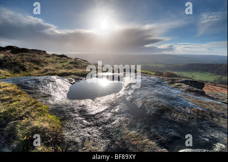 Nassen Felsen und Moorland Pfützen am Carhead in Derbyshire, Peak Park, England, "Great Britain", "Großbritannien" Stockfoto