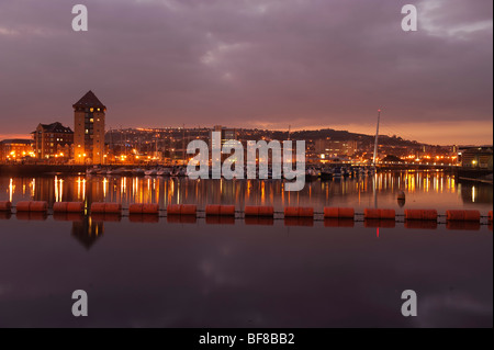 Swansea SA1 Docklands Sanierung Zone in der Nacht, Wales UK Stockfoto