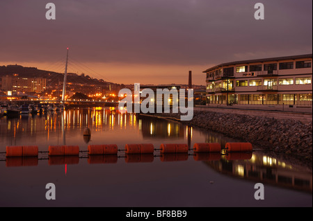 Swansea SA1 Docklands Sanierung Zone in der Nacht, Wales UK Stockfoto