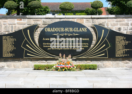 Denkmal vor dem Dorf von Oradour-Sur-Glane, Frankreich Stockfoto