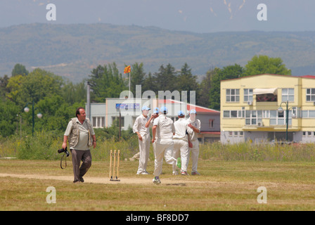 ersten Cricket-Spiel in Skopje, Mazedonien. Sommer 2009 Stockfoto