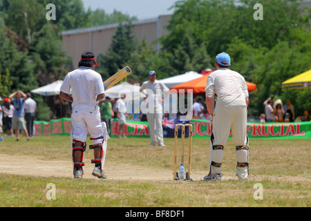 ersten Cricket-Spiel in Skopje, Mazedonien. Sommer 2009 Stockfoto