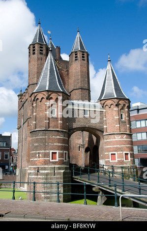 Haarlem Amsterdamse Poort (ca. 1400), Haarlem das einzige erhaltene Stadttor. Historische Stadt Niederlande Holland Stockfoto