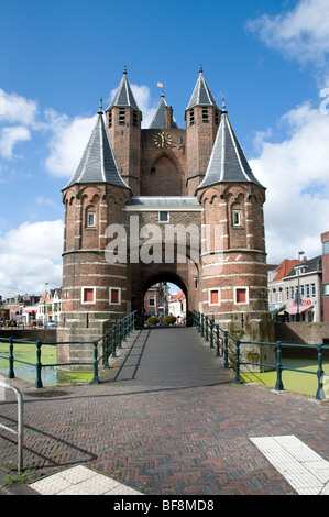 Haarlem Amsterdamse Poort (ca. 1400), Haarlem das einzige erhaltene Stadttor. Historische Stadt Niederlande Holland Stockfoto