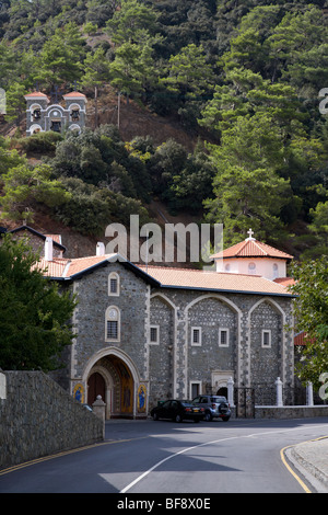 Glockenturm und heiligen königlichen und Stavropegiac Kloster der Jungfrau von Kykkos Troodos Republik Zypern Stockfoto