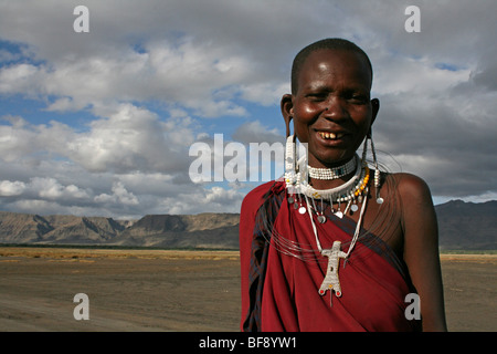 Porträt von Masai Frau in der Nähe von Lake Natron, Tansania Stockfoto