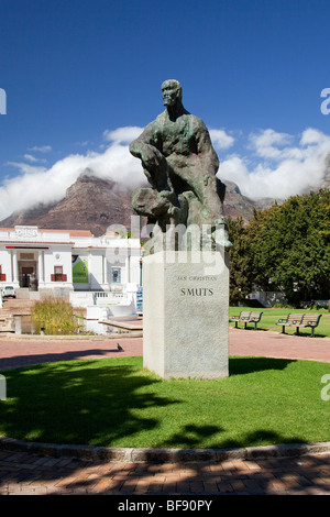 Statue von Jan Smuts ehemaligen Boer und südafrikanische Premierminister in Company Gardens, Cape Town, Südafrika. Stockfoto