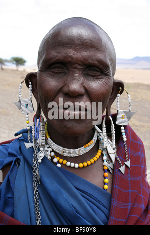 Porträt von Masai Frau in der Nähe von Lake Natron, Tansania Stockfoto