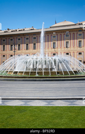 Brunnen auf der Piazza De Ferrari, Genoa, Italien Stockfoto