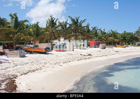 Der Strand am Hafen der Insel, Anguilla Stockfoto
