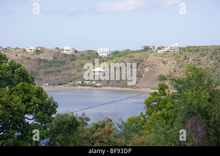 Road Salt Pond bei Sandy Ground (von Road Bay), Anguilla - gesehen von South Hill Stockfoto