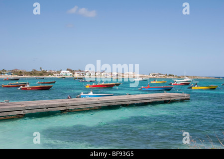 Die öffentlichen Pier am Inselhafen auf Anguilla Stockfoto
